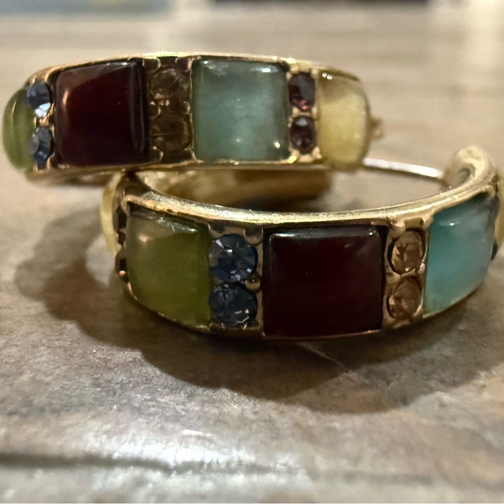 Vintage Liz Claiborne Gold Tone/Jewel Tone Small Hoop Earrings - Picture 7 of 8